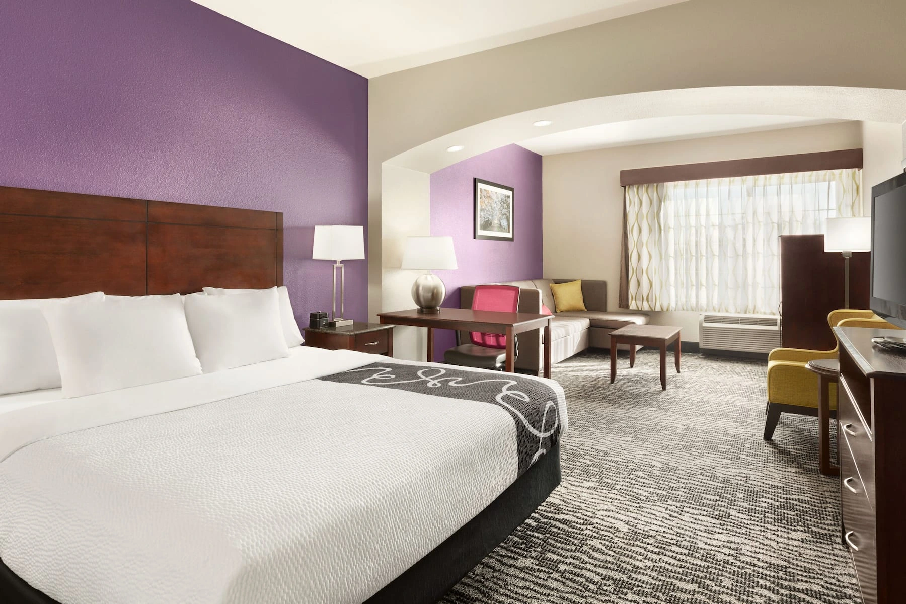 Suite bedroom and seating